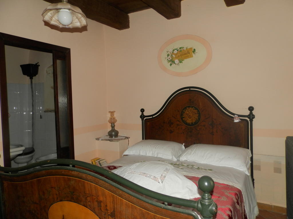 Отель Residenza Di Paese Castello Del Poggio Ферентилло Номер фото