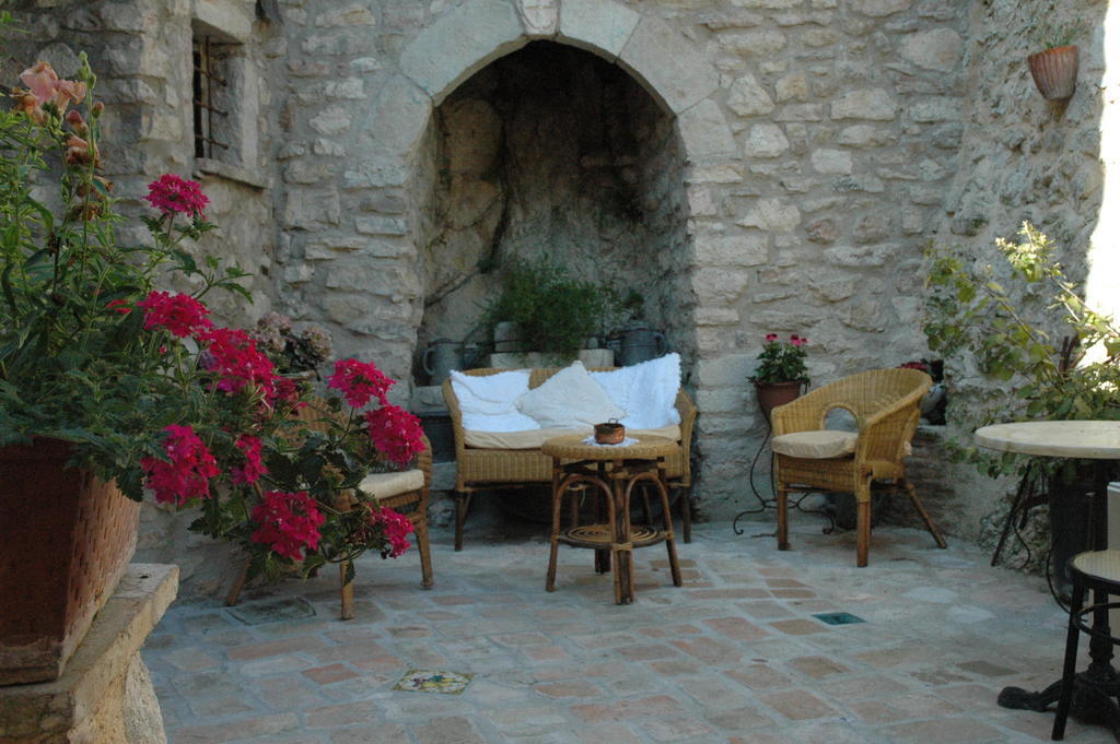 Отель Residenza Di Paese Castello Del Poggio Ферентилло Экстерьер фото